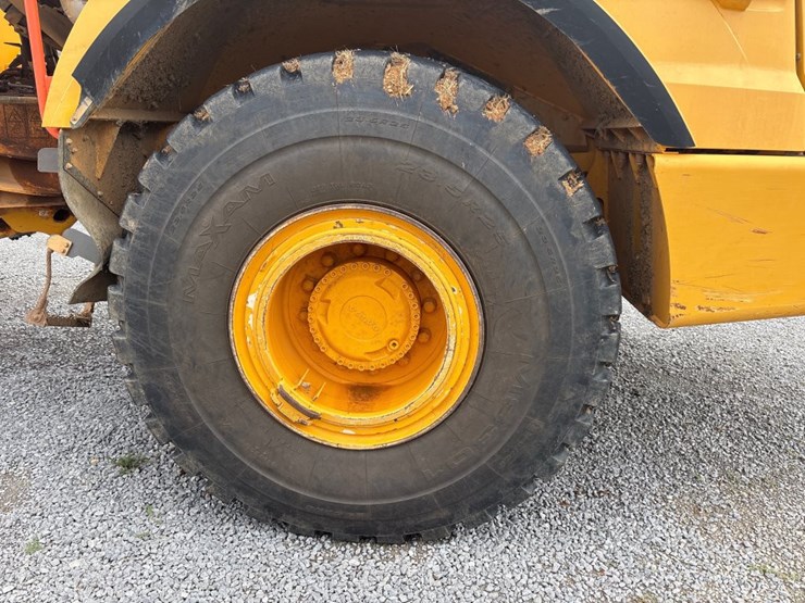 2017-volvo-a25g-image-10