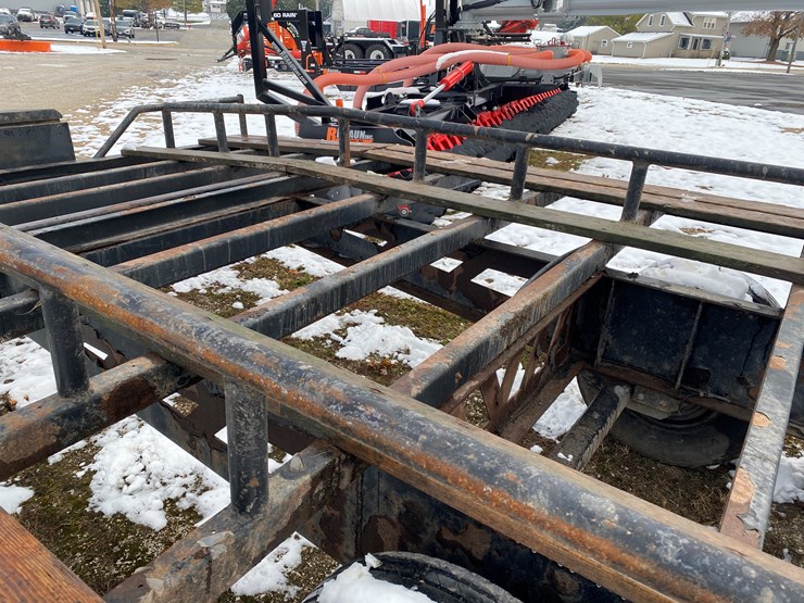 #1102-•-2014-nuhn-0252-crawler-hauler-trailer-(st.-nazianz,-wi)-image-32