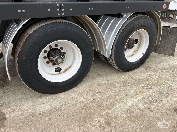 2010-international-7600-image-32