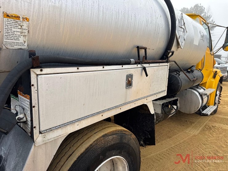 2008-sterling-l7500-image-18