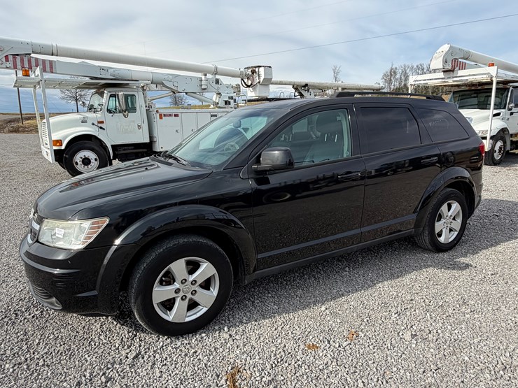 2010-dodge-journey-image-1