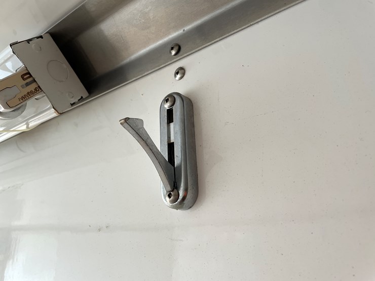 #1397-•-2001-karavan-expedition-trailer-(no-title)-(of)-image-67