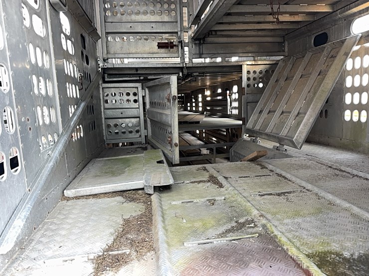 1993-wilson-livestock-trailer-image-10