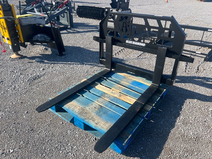 #29790-•-blue-diamond-48"-pallet-forks-w/steps-image-1