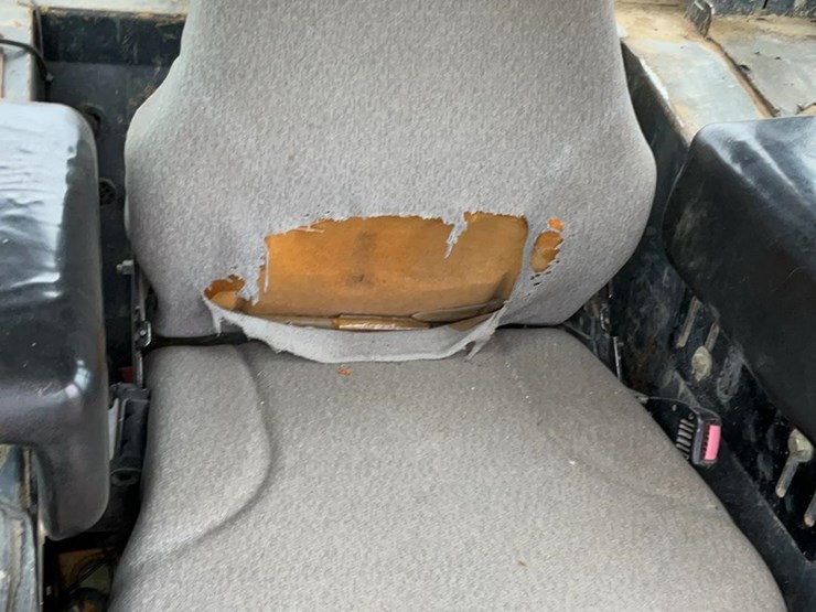 2006-deere-750j-lgp-image-18