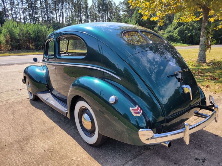 1940-ford-sedan-image-3