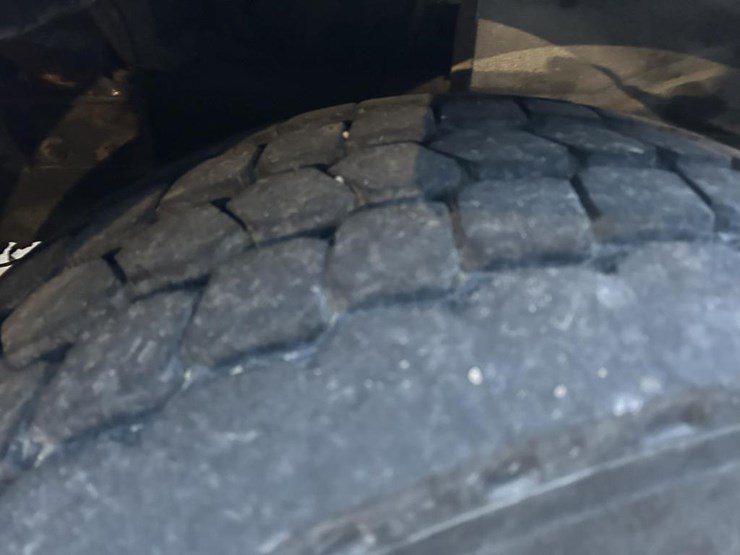 #1432-•-1992-volvo-(white-gmc)-vac-truck-image-83