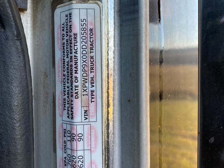 #1012-•-2013-peterbilt-tandem-axle-day-cab-semi-(has-wi-title)-(colfax,-wi)-image-52