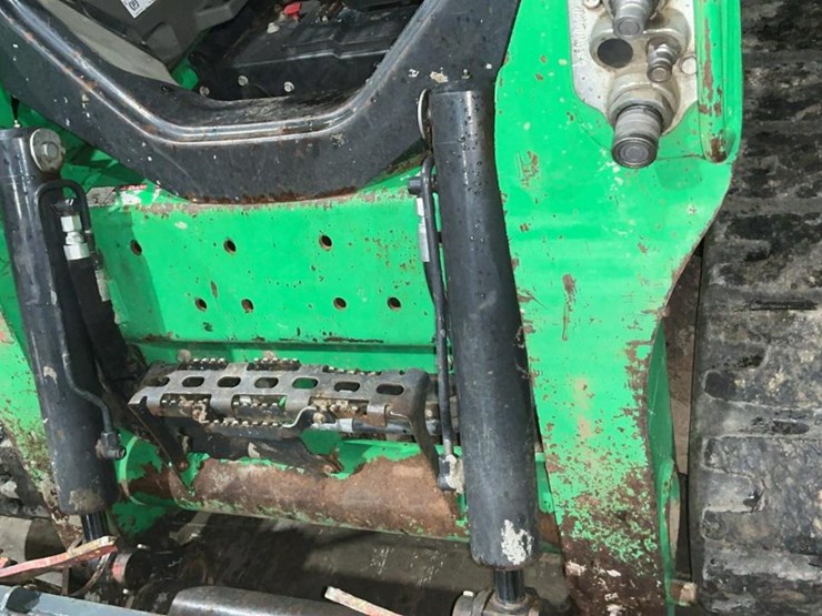 2018-bobcat-t740-image-17