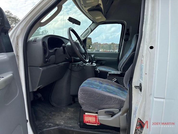 2003-ford-e550-image-14