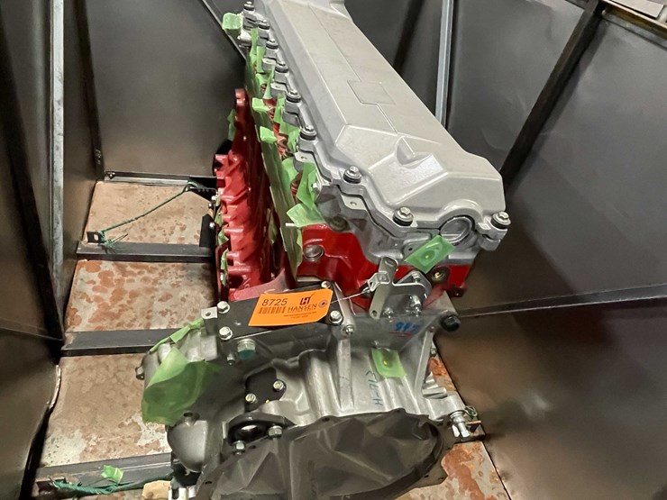 #8725-•-nissan-ud-crate-motor-(f)-image-2