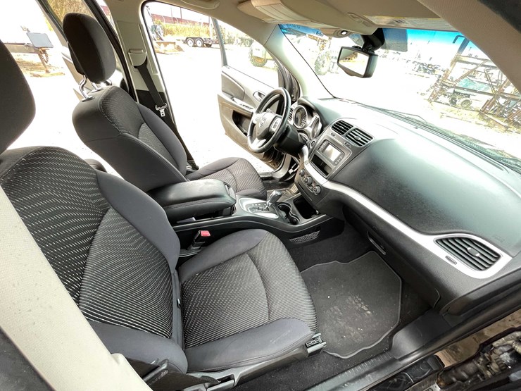 2013-dodge-journey-image-65