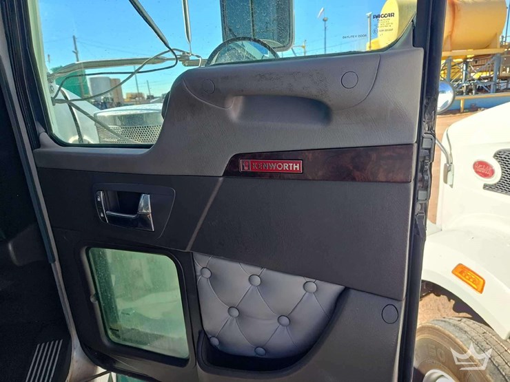 2012-kenworth-t800-image-29