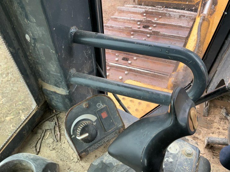 2006-deere-750j-lgp-image-21