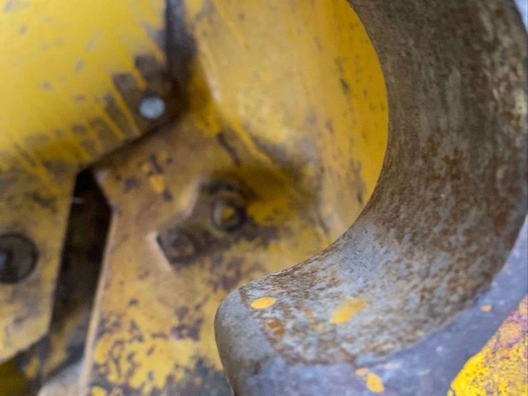 caterpillar-d2-image-16