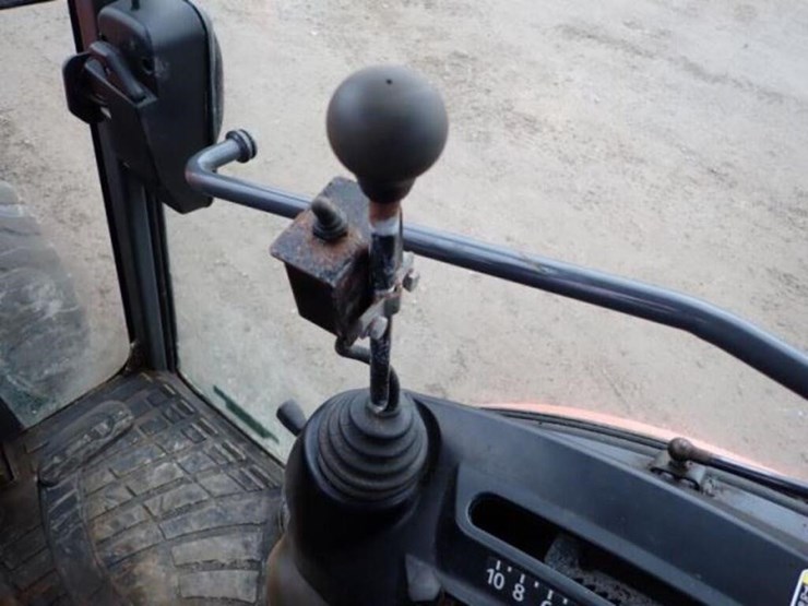 2014-kubota-b3350hsd-image-17