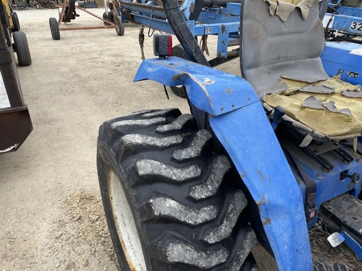 new-holland-tc30-image-9