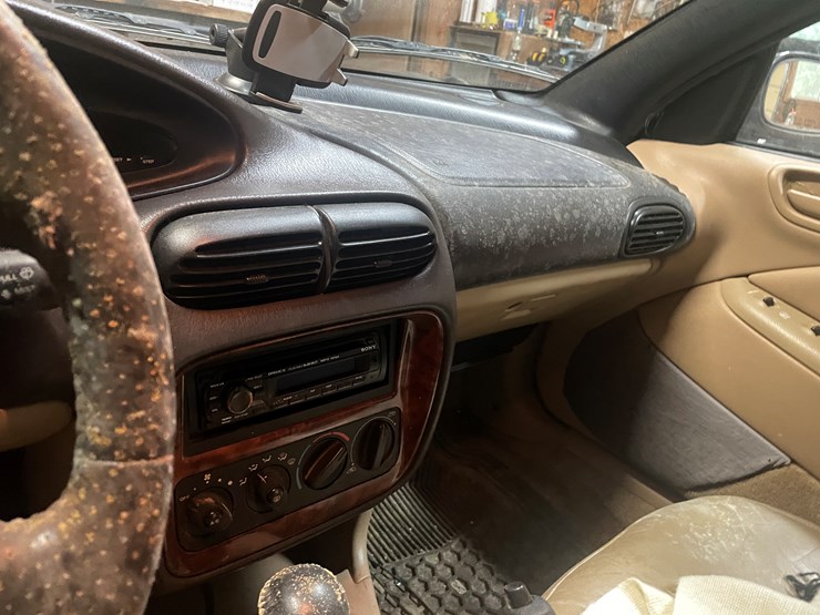 #260-•-1997-chrysler-(fall-creek,-wi)-(has-wi-title)-image-17