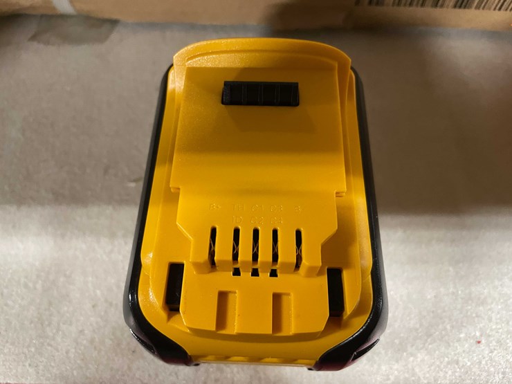 #8711-•-new-dewalt-compatible-20v/60v-battery-(t14)-image-5