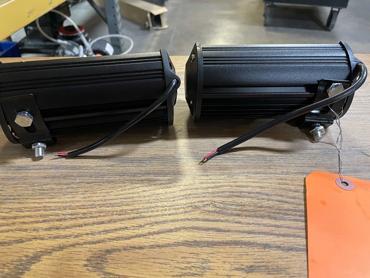 #8649-•-(2)-led-6-1/2"-long-work-lights,-12/24vdc-(pr11)-image-4