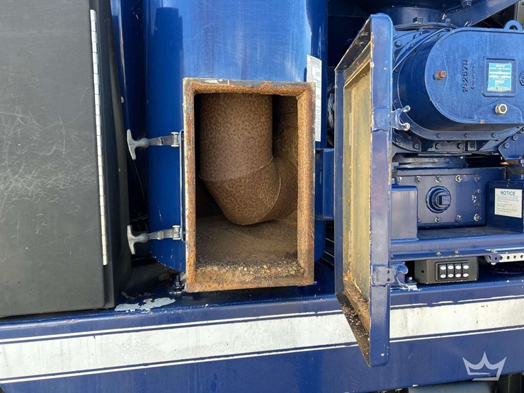 2015-peterbilt-348-image-24