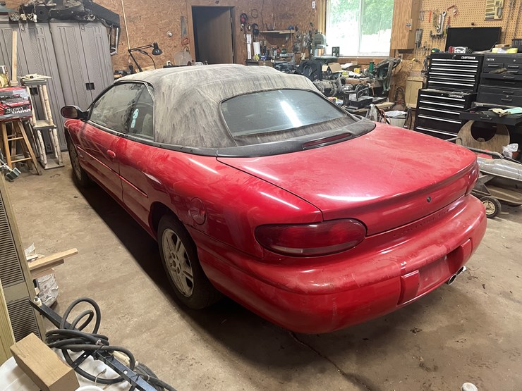 #260-•-1997-chrysler-(fall-creek,-wi)-(has-wi-title)-image-4