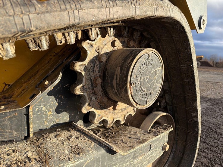 2021-deere-333g-image-7