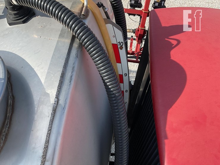 case-ih-patriot-3330-image-47