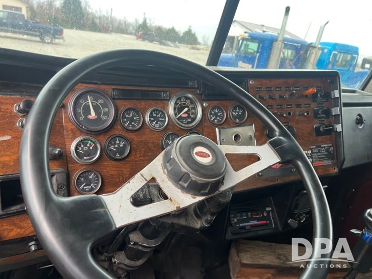 1989-peterbilt-378-image-34