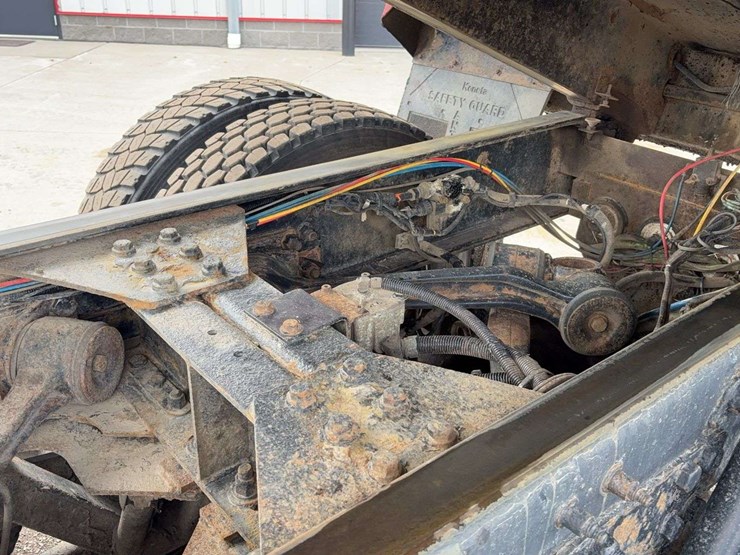 2016-kenworth-t880-image-62