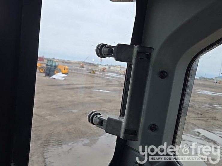 2019-deere-850l-lgp-image-166