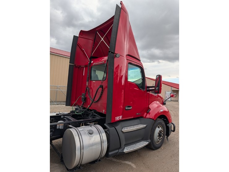 2019-kenworth-t680-image-4