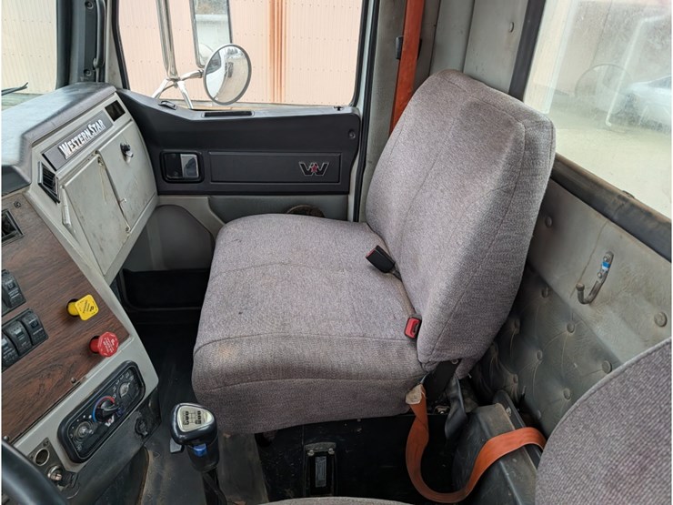 western-star-4700sb-image-25