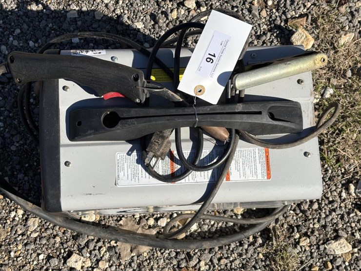 #16-•-jobsmart-125-amp-welder-image-3