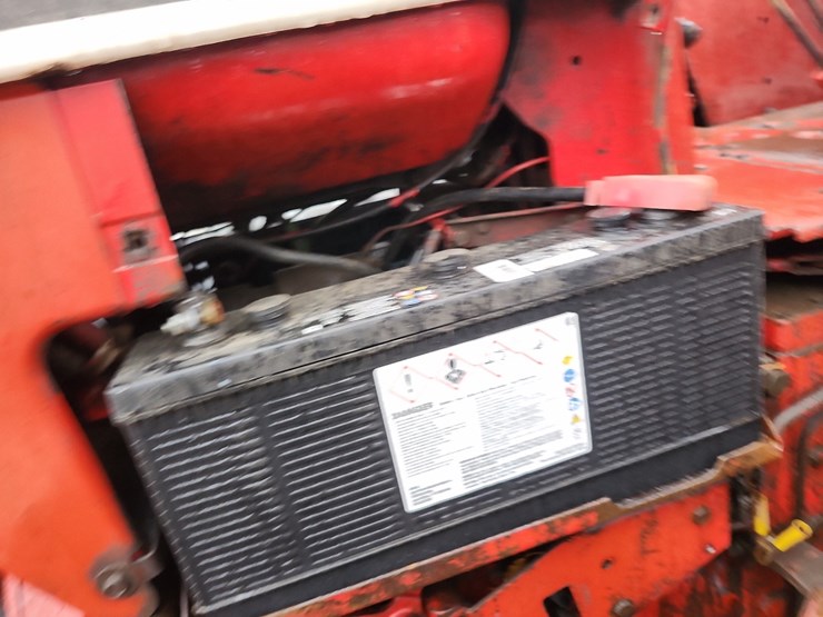 1976-ih-1066-diesel-tractor-image-17