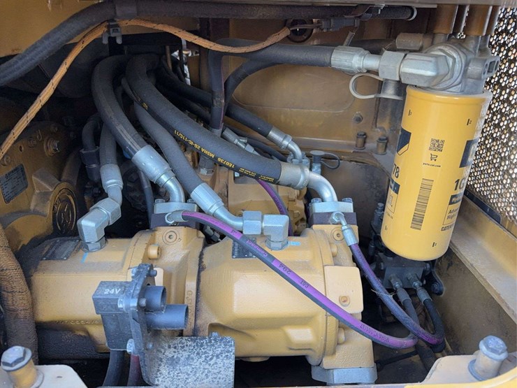 caterpillar-563c-image-12