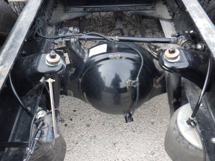 peterbilt-579-image-14