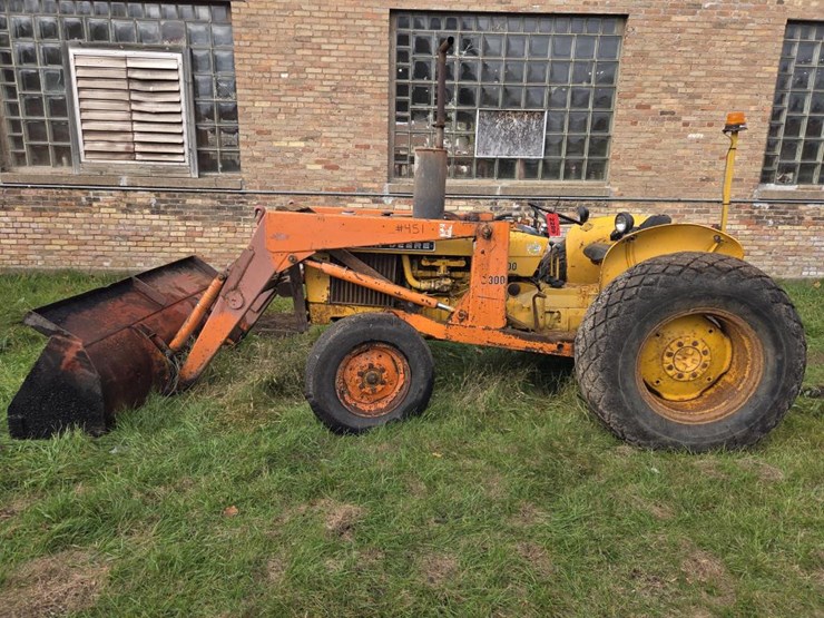 john-deere-300-image-2