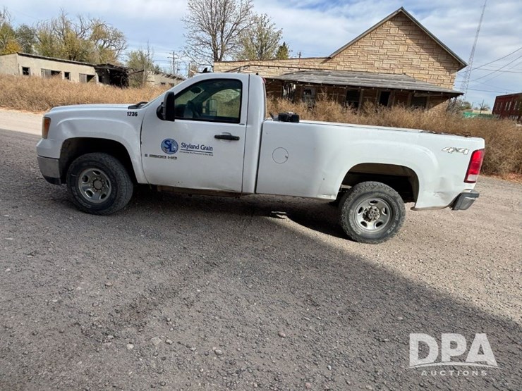 2009-gmc-sierra-2500hd-image-11