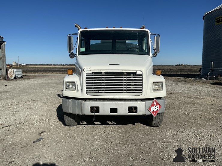 1995-freightliner-fl70-image-2