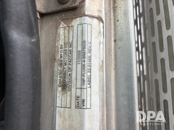 peterbilt-378-image-99