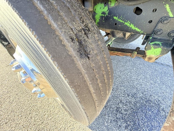 international-4700-image-77