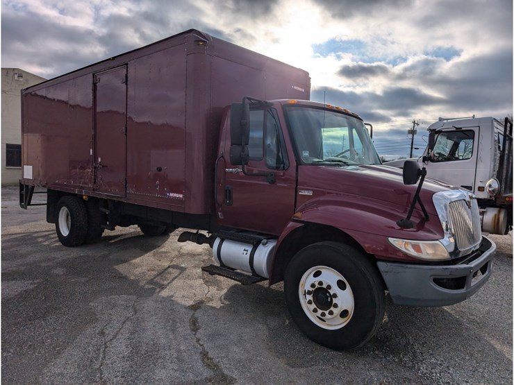 2014-international-durastar-4300-image-2