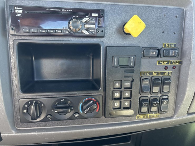 2017-peterbilt-337-image-98