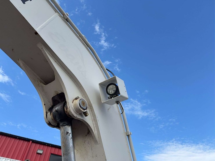 2016-bobcat-e85-image-39