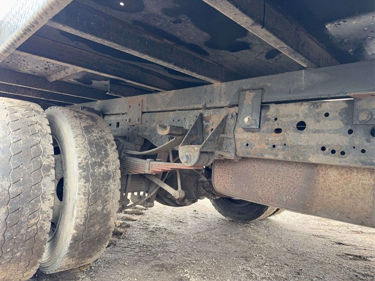 2004-ford-f450-image-17