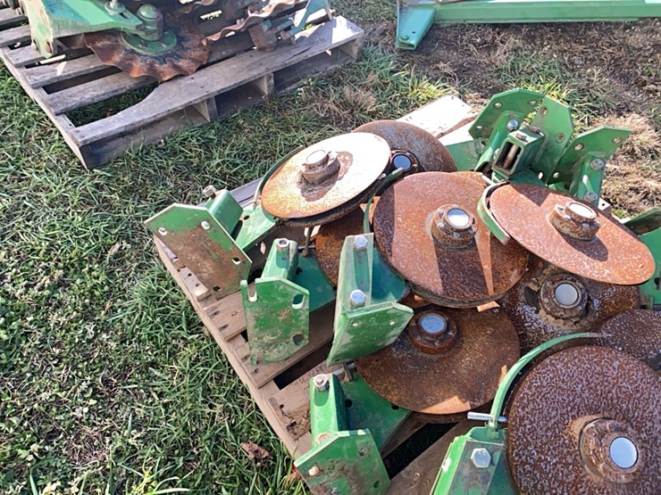 12---jd-dble-fertilizer-discs-for-2x2-image-2