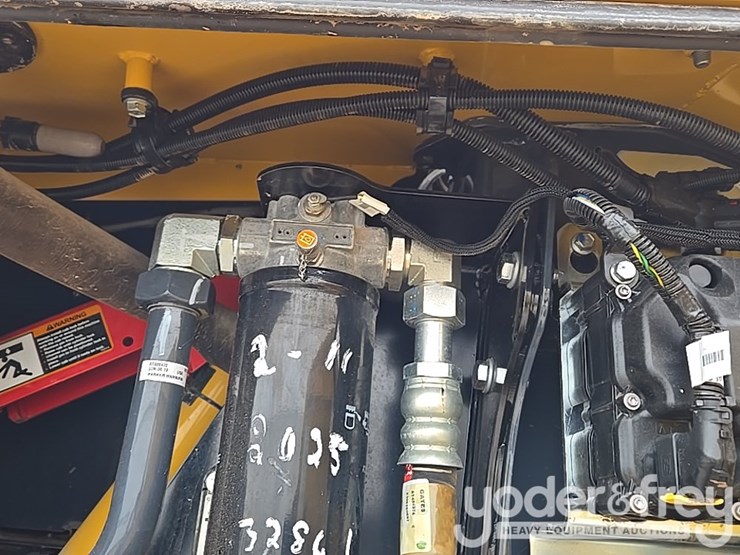 2019-deere-850l-lgp-image-84