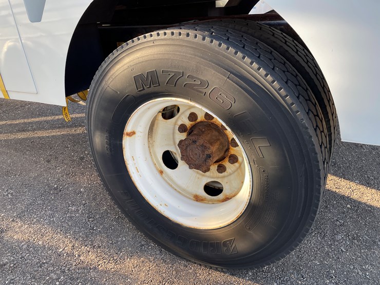 2015-ford-f650-image-14