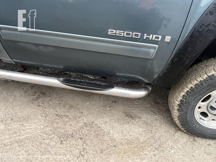 chevrolet-silverado-2500hd-lt-image-16